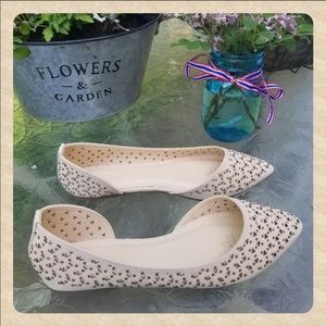 NIB Nude Side Cut-out Pointed Flats, 7